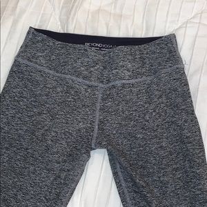 Beyond Yoga gray leggings.